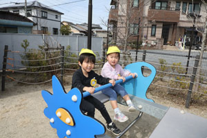 元気いっぱい園庭遊び　ひよこ・　あひる