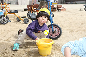 元気いっぱい園庭遊び　ひよこ・　あひる