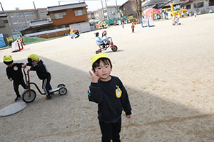 元気いっぱい園庭遊び　ひよこ・　あひる