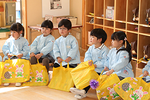 思い出帳渡しが行われました　年少組