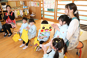 思い出帳渡しが行われました　年少組