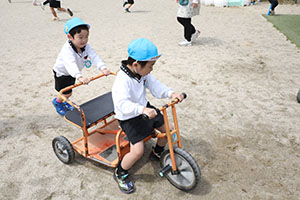 元気いっぱい園庭遊び　B・C・D・すみれ・さくら