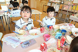 お給食の様子　　さくら・たんぽぽ