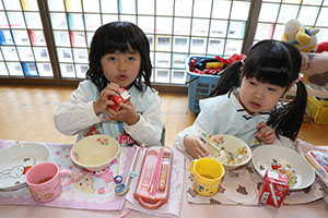 お給食の様子　　さくら・たんぽぽ