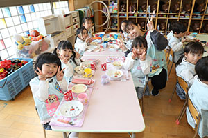 お給食の様子　　さくら・たんぽぽ