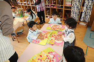 月刊絵本と制作活動の様子　うさぎ