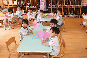 月刊絵本と制作活動の様子　うさぎ