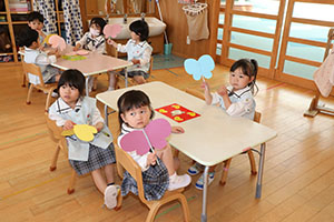 月刊絵本と制作活動の様子　うさぎ