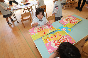月刊絵本と制作活動の様子　うさぎ