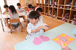 月刊絵本と制作活動の様子　うさぎ