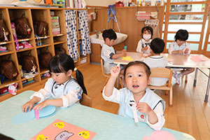 月刊絵本と制作活動の様子　うさぎ