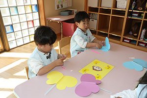 月刊絵本と制作活動の様子　うさぎ