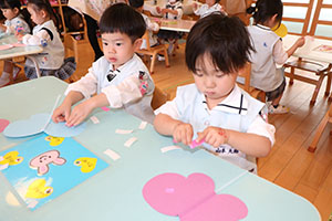 月刊絵本と制作活動の様子　うさぎ