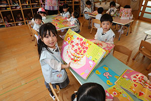 月刊絵本と制作活動の様子　うさぎ