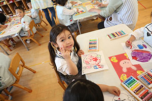 クレヨンを使って塗り絵をしました　ぱんだ・こあら