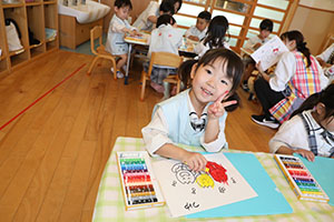 クレヨンを使って塗り絵をしました　ぱんだ・こあら