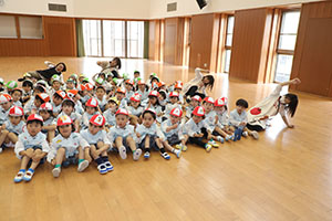 4月生まれのお誕生会　「幼稚園劇」　年少組・ひよこ・あひる・ぺんぎん