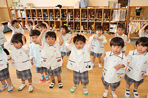 元気いっぱい朝の会の様子です・ぱんだ・ことり・うさぎ　