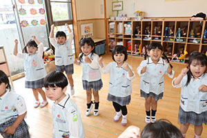 元気いっぱい朝の会の様子です・ぱんだ・ことり・うさぎ　