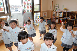 元気いっぱい朝の会の様子です・ぱんだ・ことり・うさぎ　