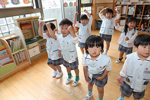 元気いっぱい朝の会の様子です・ぱんだ・ことり・うさぎ　