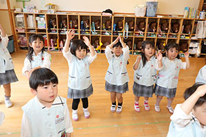 元気いっぱい朝の会の様子です・ぱんだ・ことり・うさぎ　