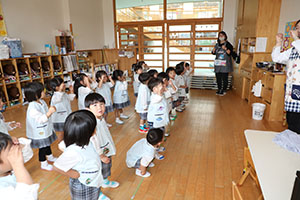 元気いっぱい朝の会の様子です・ぱんだ・ことり・うさぎ　
