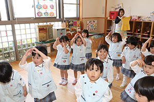 元気いっぱい朝の会の様子です・ぱんだ・ことり・うさぎ　