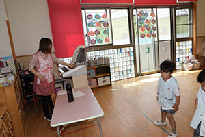 元気いっぱい朝の会の様子です・ぱんだ・ことり・うさぎ　