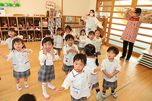 元気いっぱい朝の会の様子です・ぱんだ・ことり・うさぎ　