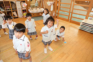 元気いっぱい朝の会の様子です・ぱんだ・ことり・うさぎ　