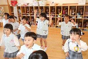 元気いっぱい朝の会の様子です・ぱんだ・ことり・うさぎ　
