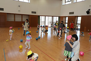 ボール遊び　ひよこ・あひる・ぺんぎん