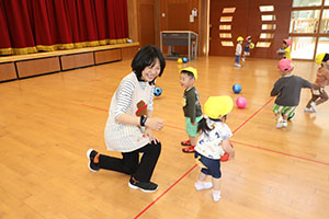 ボール遊び　ひよこ・あひる・ぺんぎん