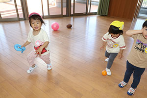 ボール遊び　ひよこ・あひる・ぺんぎん