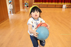 ボール遊び　ひよこ・あひる・ぺんぎん