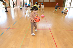 ボール遊び　ひよこ・あひる・ぺんぎん
