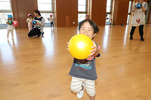ボール遊び　ひよこ・あひる・ぺんぎん