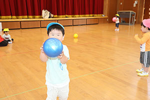ボール遊び　ひよこ・あひる・ぺんぎん
