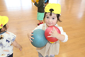 ボール遊び　ひよこ・あひる・ぺんぎん
