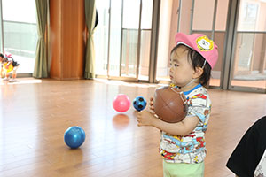 ボール遊び　ひよこ・あひる・ぺんぎん