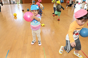 ボール遊び　ひよこ・あひる・ぺんぎん