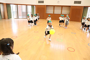 風船で楽しい運動遊び　A