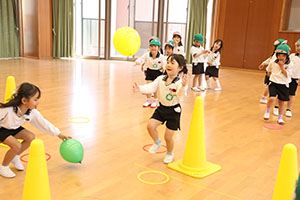 風船で楽しい運動遊び　A
