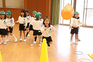 風船で楽しい運動遊び　A