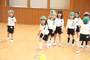風船で楽しい運動遊び　A