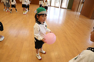 風船で楽しい運動遊び　A