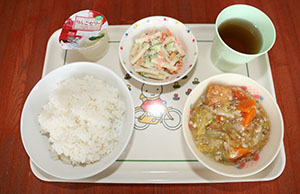 新聞あそび　楽しかったね　ひよこ