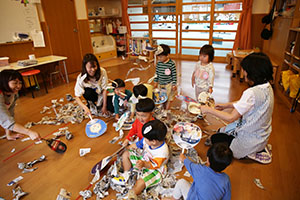 新聞あそび　楽しかったね　ひよこ