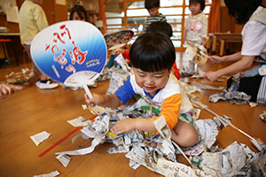 新聞あそび　楽しかったね　ひよこ